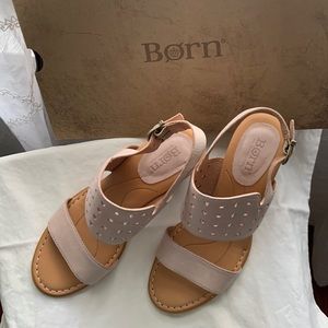 Born sandals